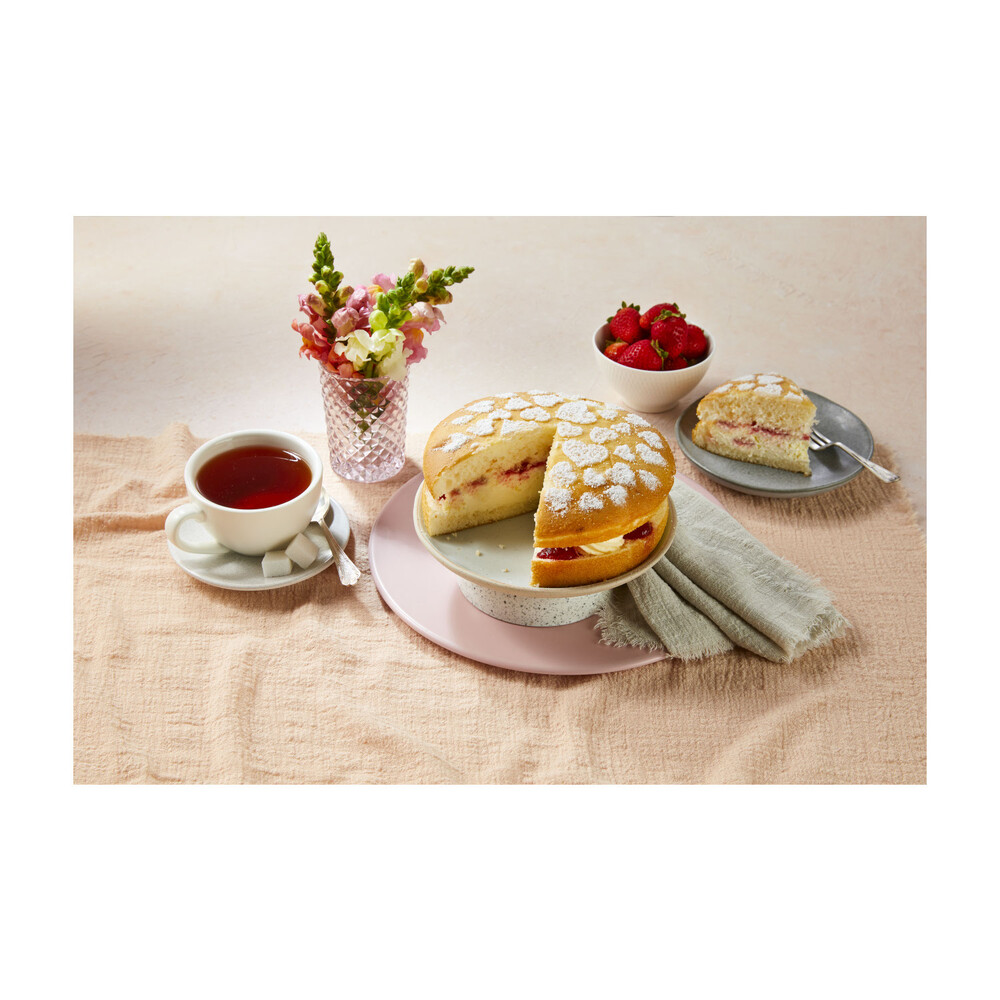 Coles Bakery Traditional Cream Filled Dusted Sponge | 380g